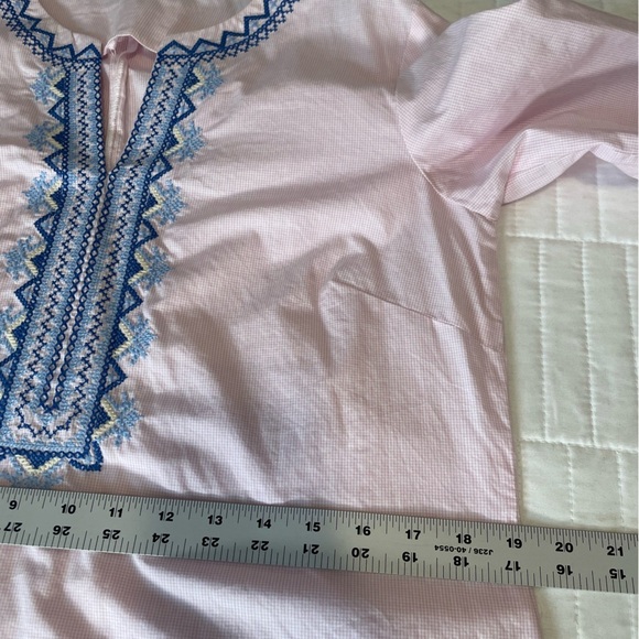 J. McLaughlin Embroidered V-Neck Tunic Lightweight Check Pink Blue Sz M Preppy - Picture 9 of 15